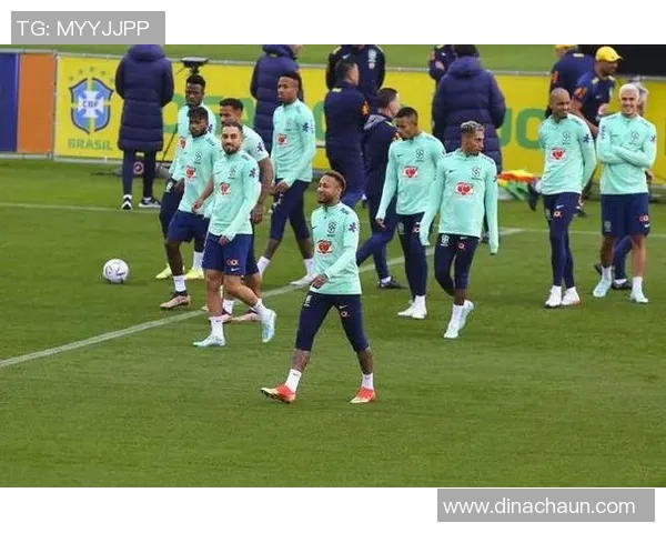 足球世界杯球队赛前热身训练及战术演练